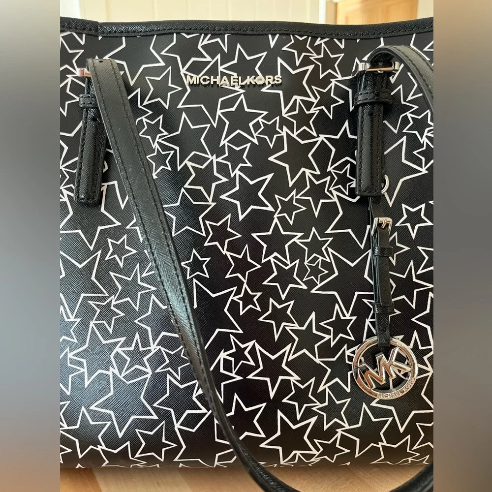 Michael Kors Black and White Star Print Tote_8